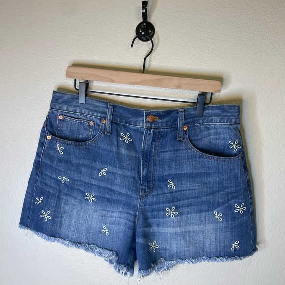 Madewell Denim Shorts with Embroidered Flowers Size 32 - Picture 1 of 5